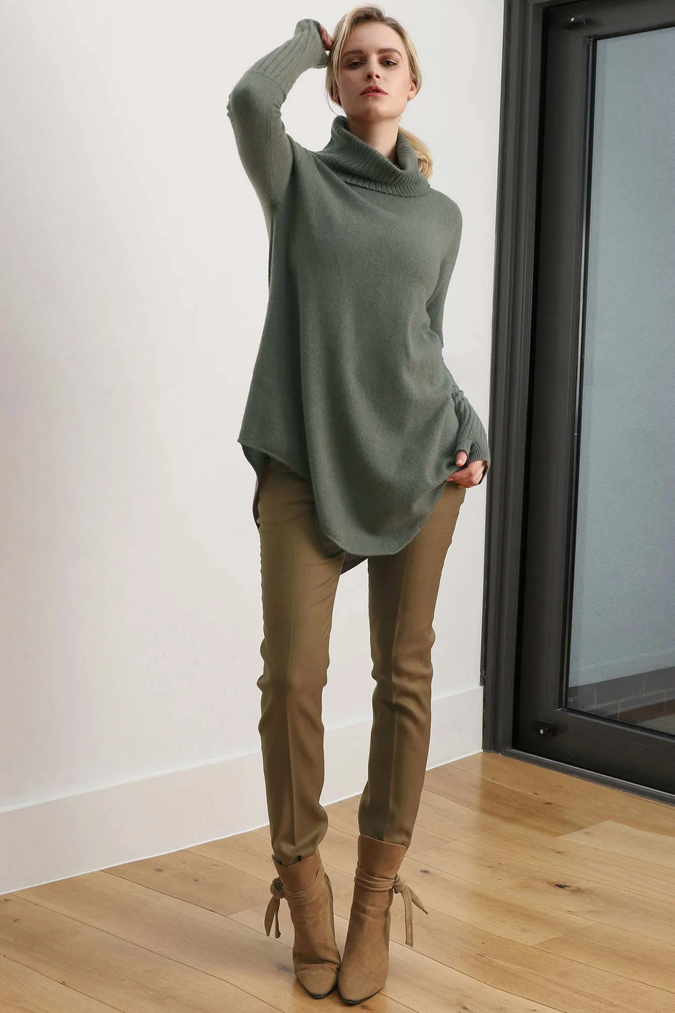 Cashmere Roll neck in Khaki green