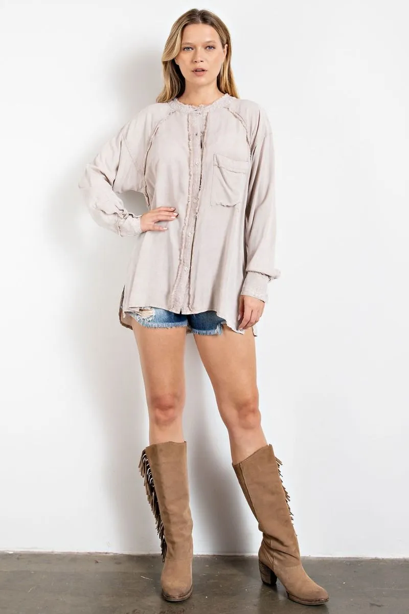 Mineral washed tunic shirt with chest patch pocket and double-buttoned cuffs