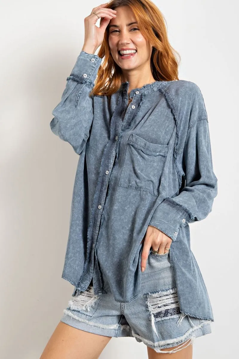 Mineral washed tunic shirt with chest patch pocket and double-buttoned cuffs