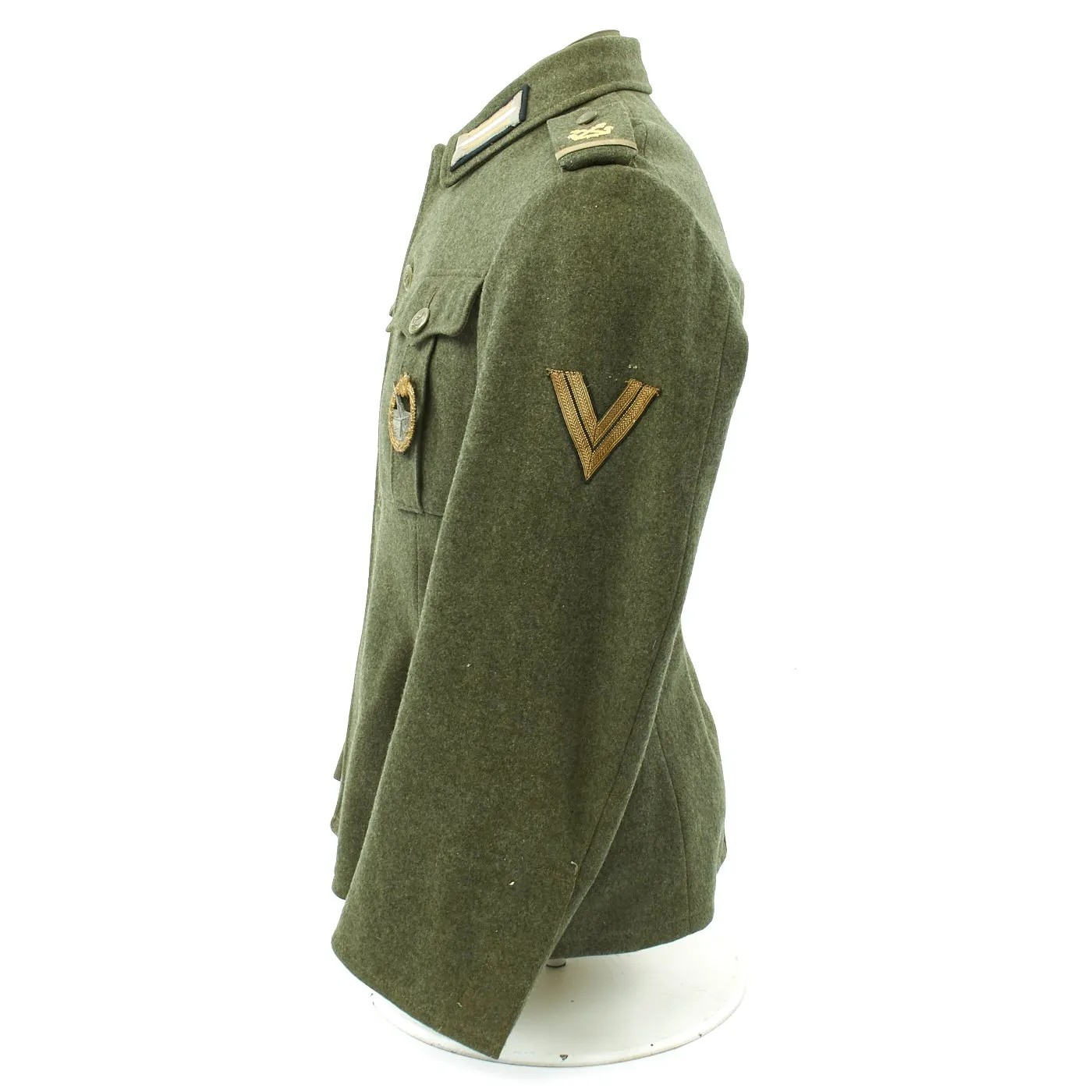 Original German WWII Kriegsmarine Coastal Artillery Matrosenobergefreiter Tunic with Badge