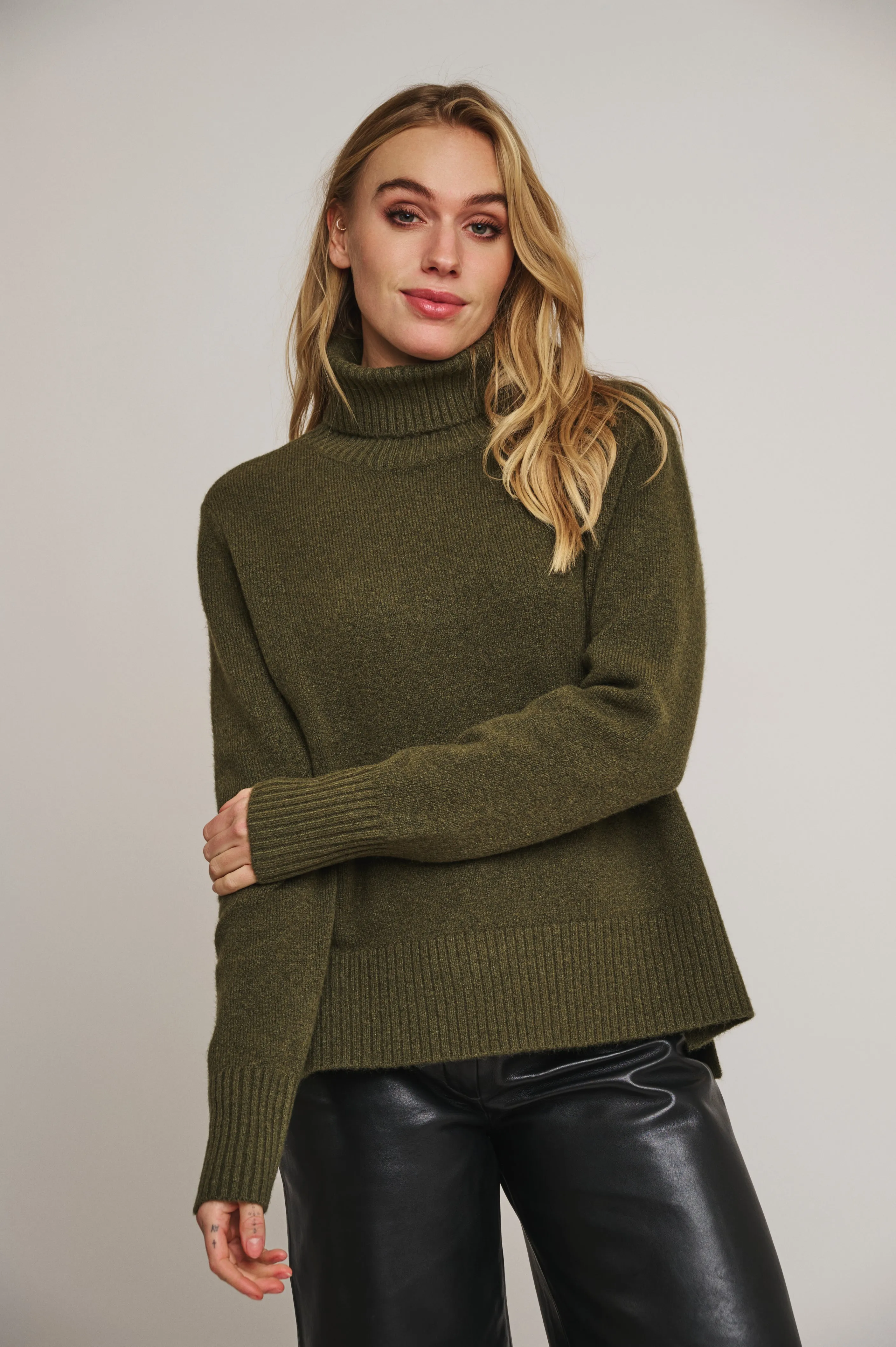 RINO & PELLE NANKE TURTLENECK SWEATER HUNTER