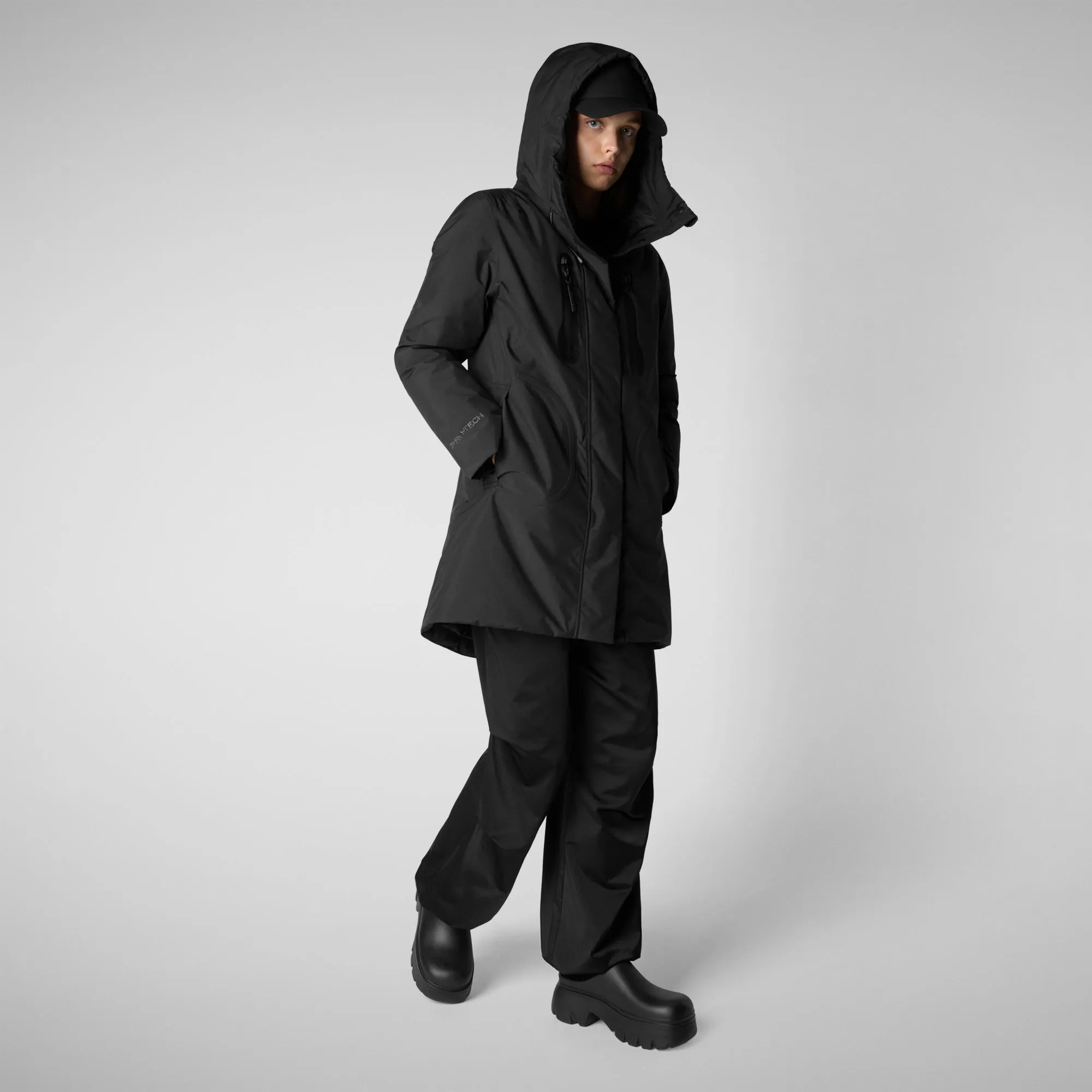 Woman's hooded parka Niko in black